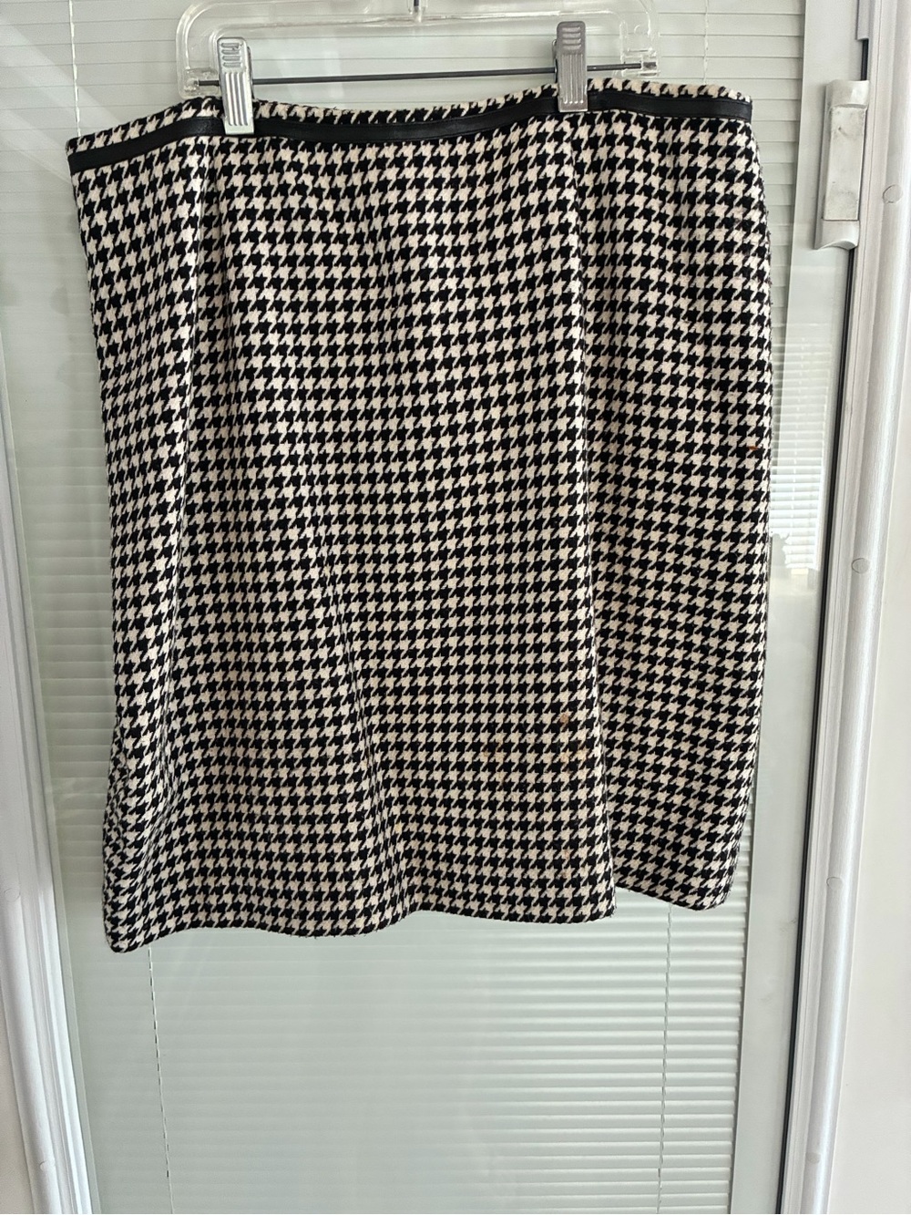 Apostrophe Black and White Houndstooth Mini Skirt